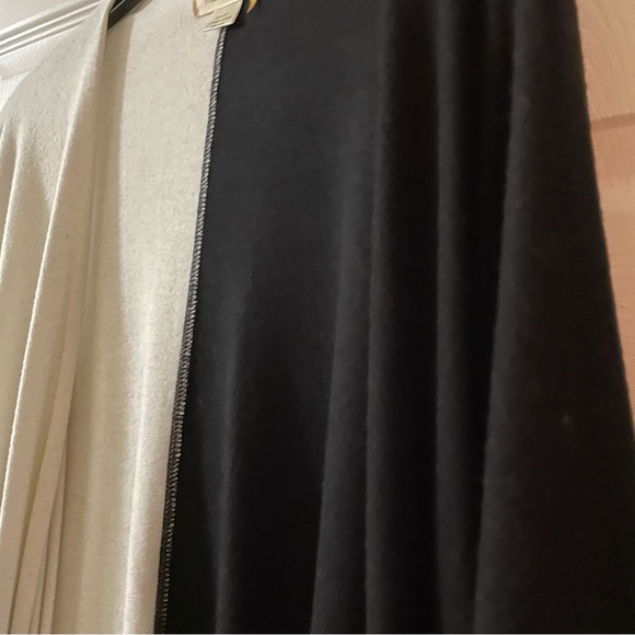 Donni Charm x the Zoe Report Wonder Cape Color Block Wrap OS - Picture 9 of 9